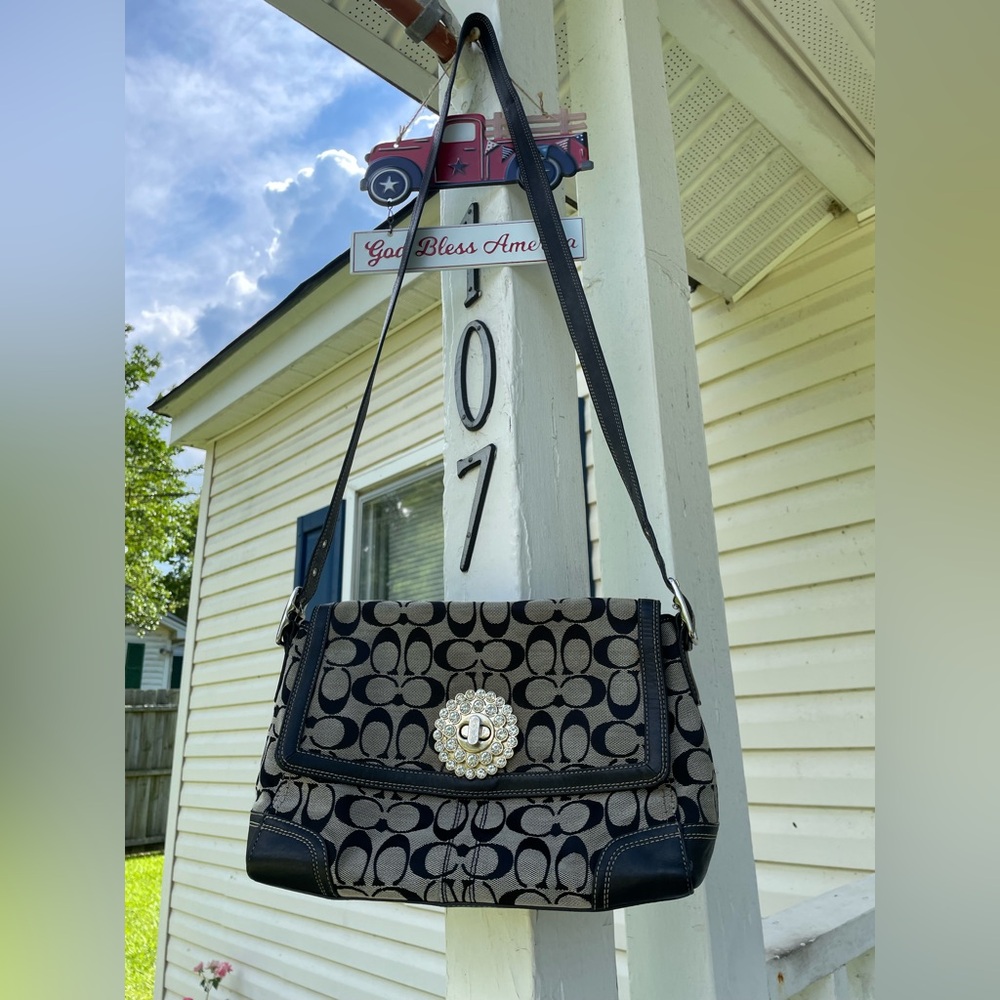 Coach Elegant Black and Gray Designer Shoulder Bag